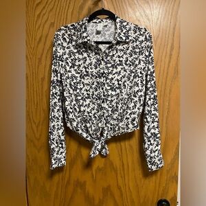 JOIE Floral Tie Front Crop Blouse Chic Monochrome moment with/flirty twist SZ S